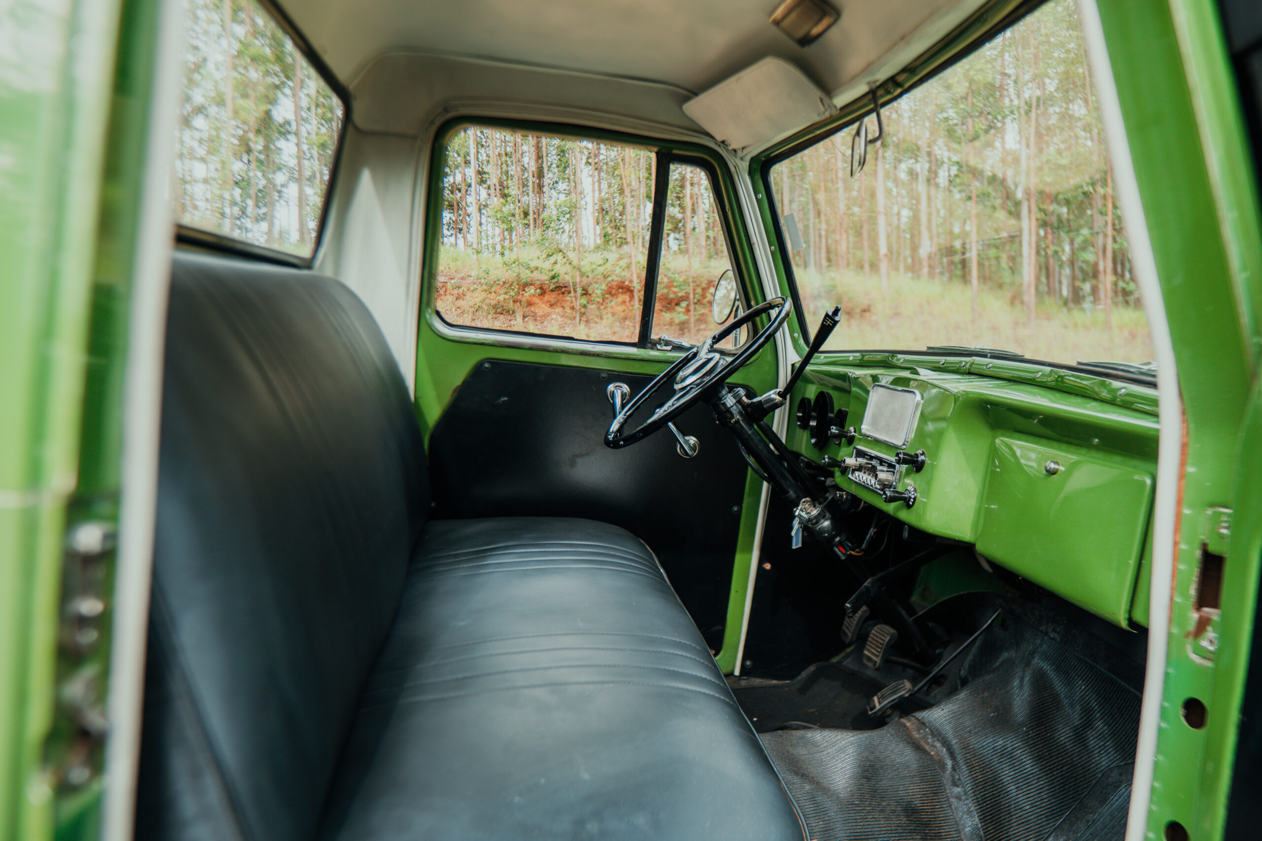Ford F-75 Interna