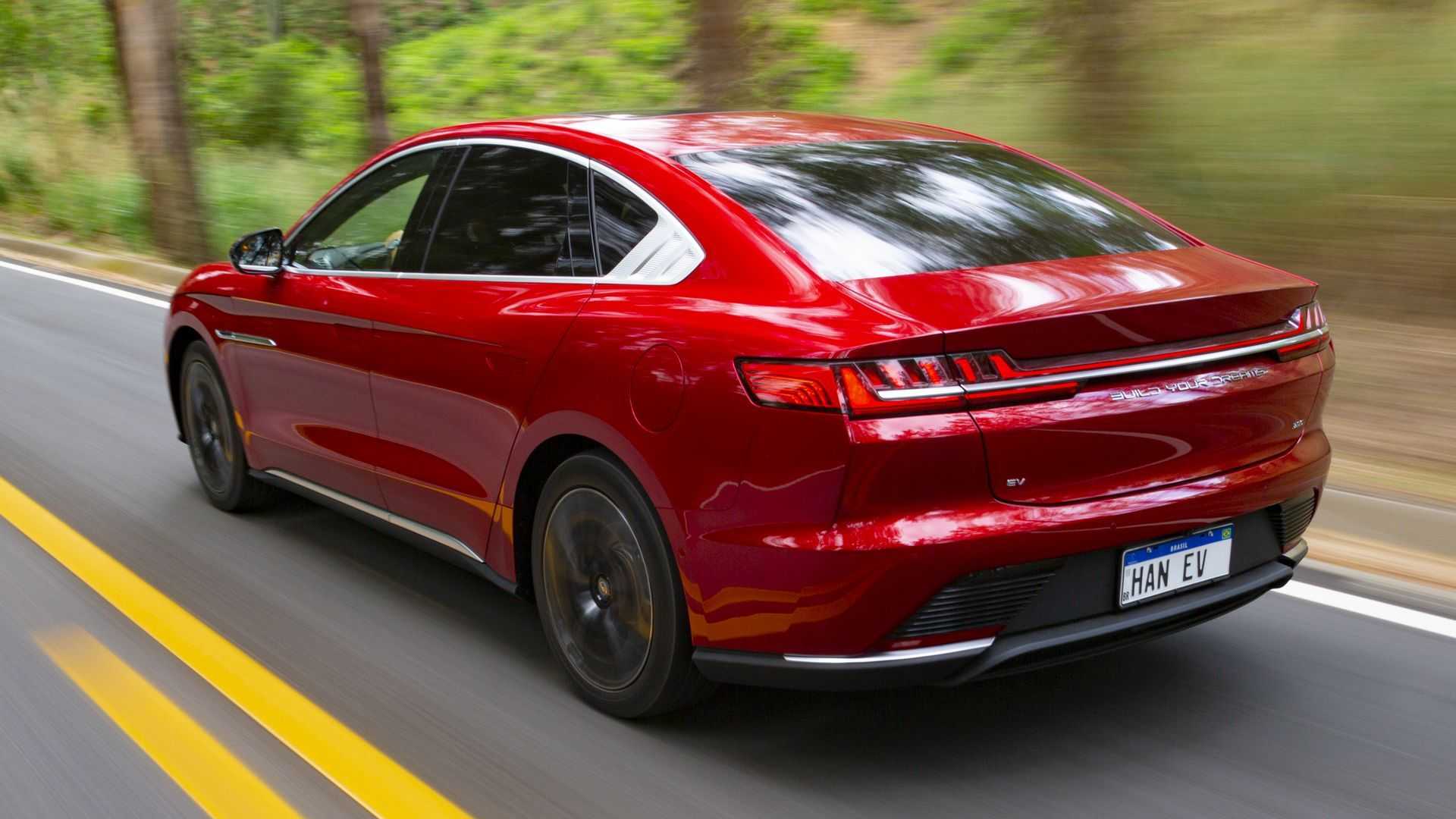 sedan han ev traseira