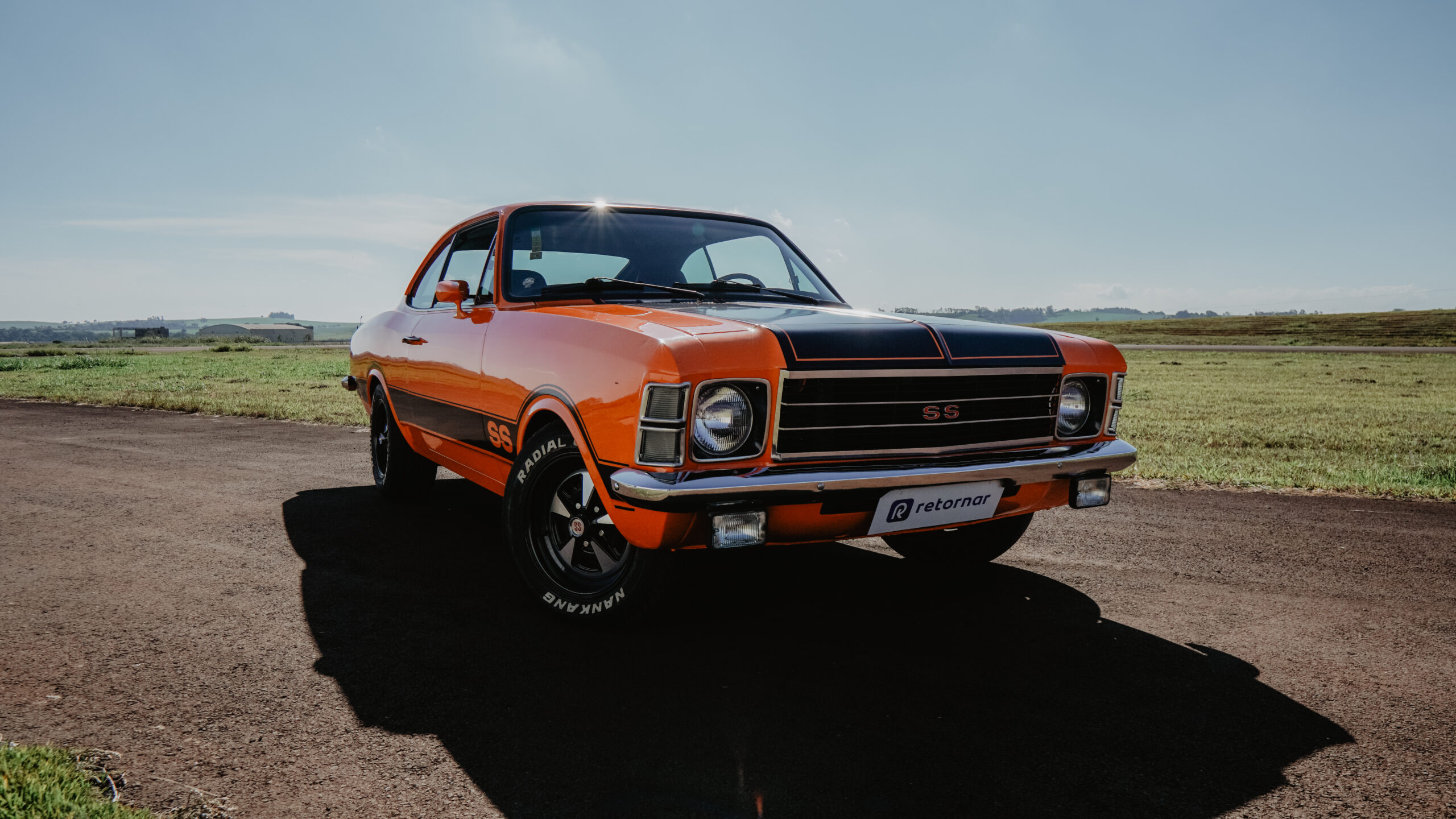 Carro esportivo: opala
