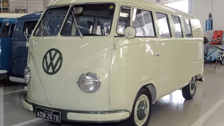 Kombi placa preta