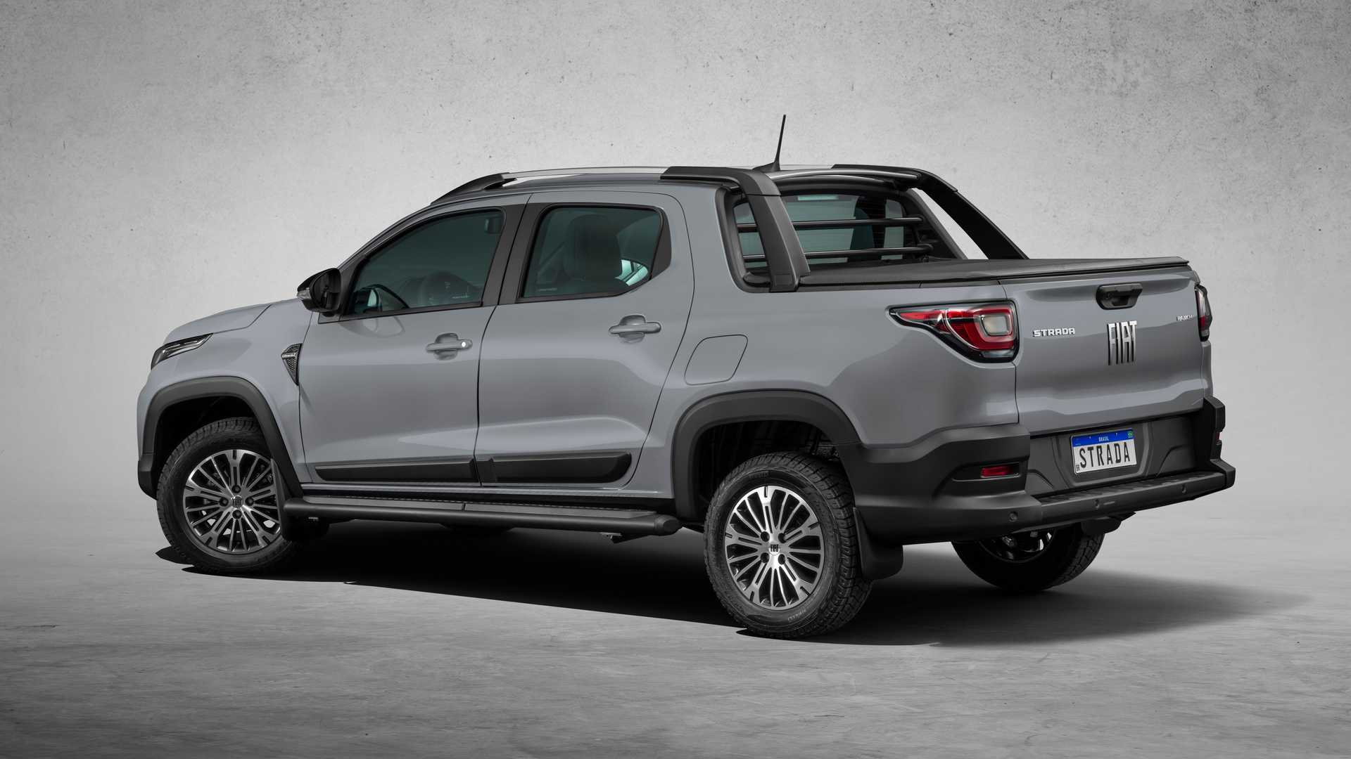 Fiat Strada 2023 cinza strato