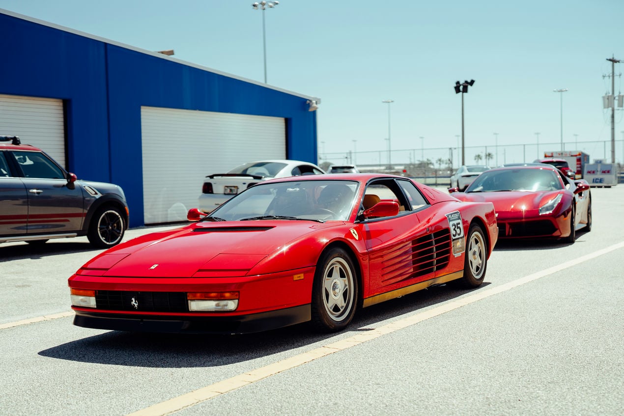 Ferrari Testarossa da Retornar