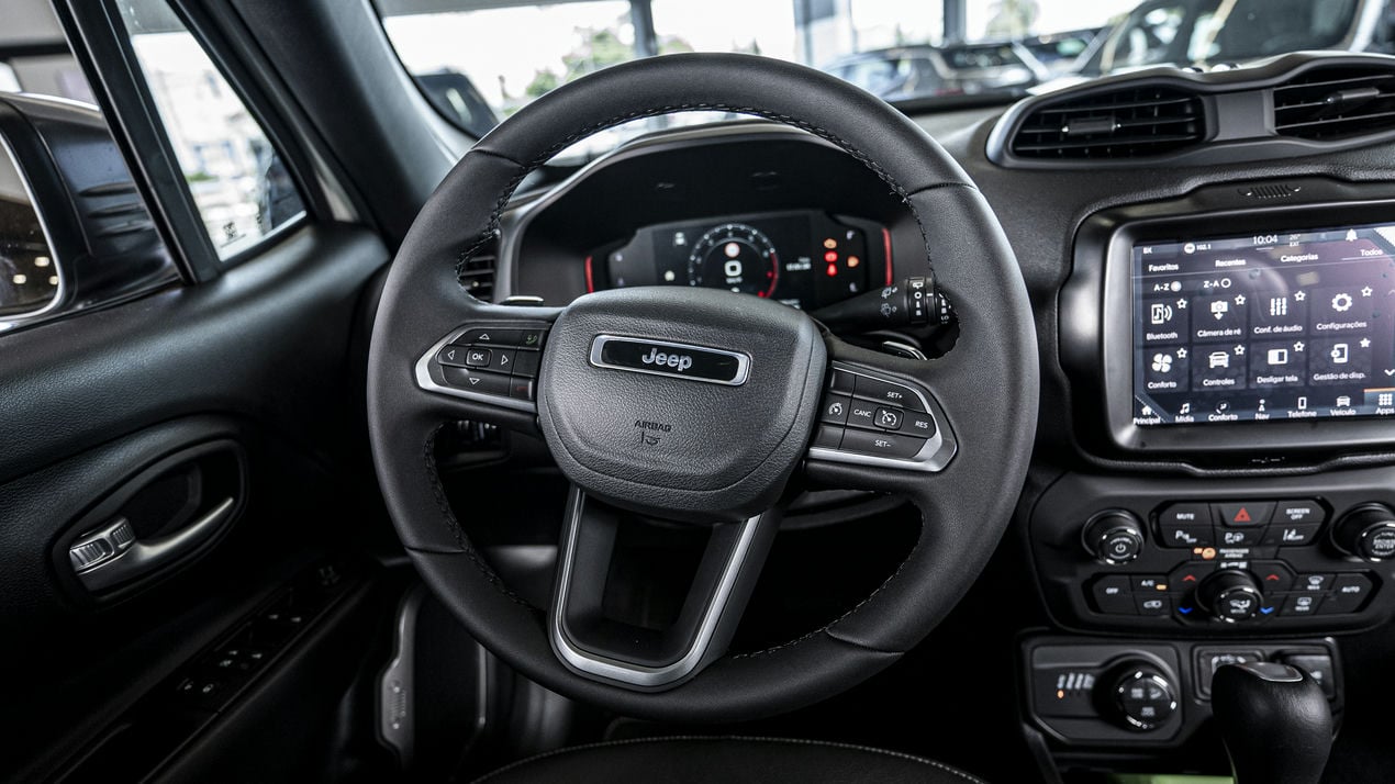Interior e Volante do Jeep Renegade