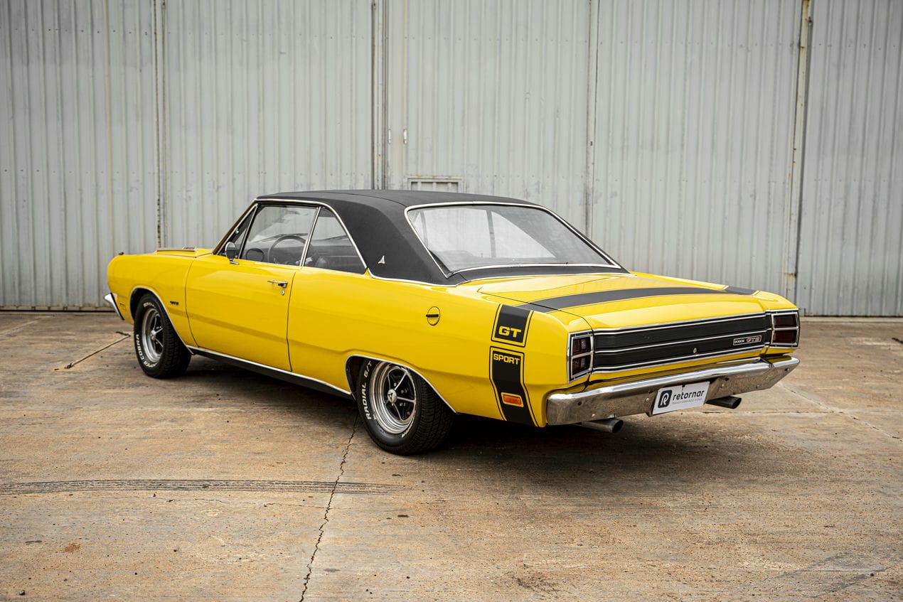 Dodge Charger Amarelo retornar