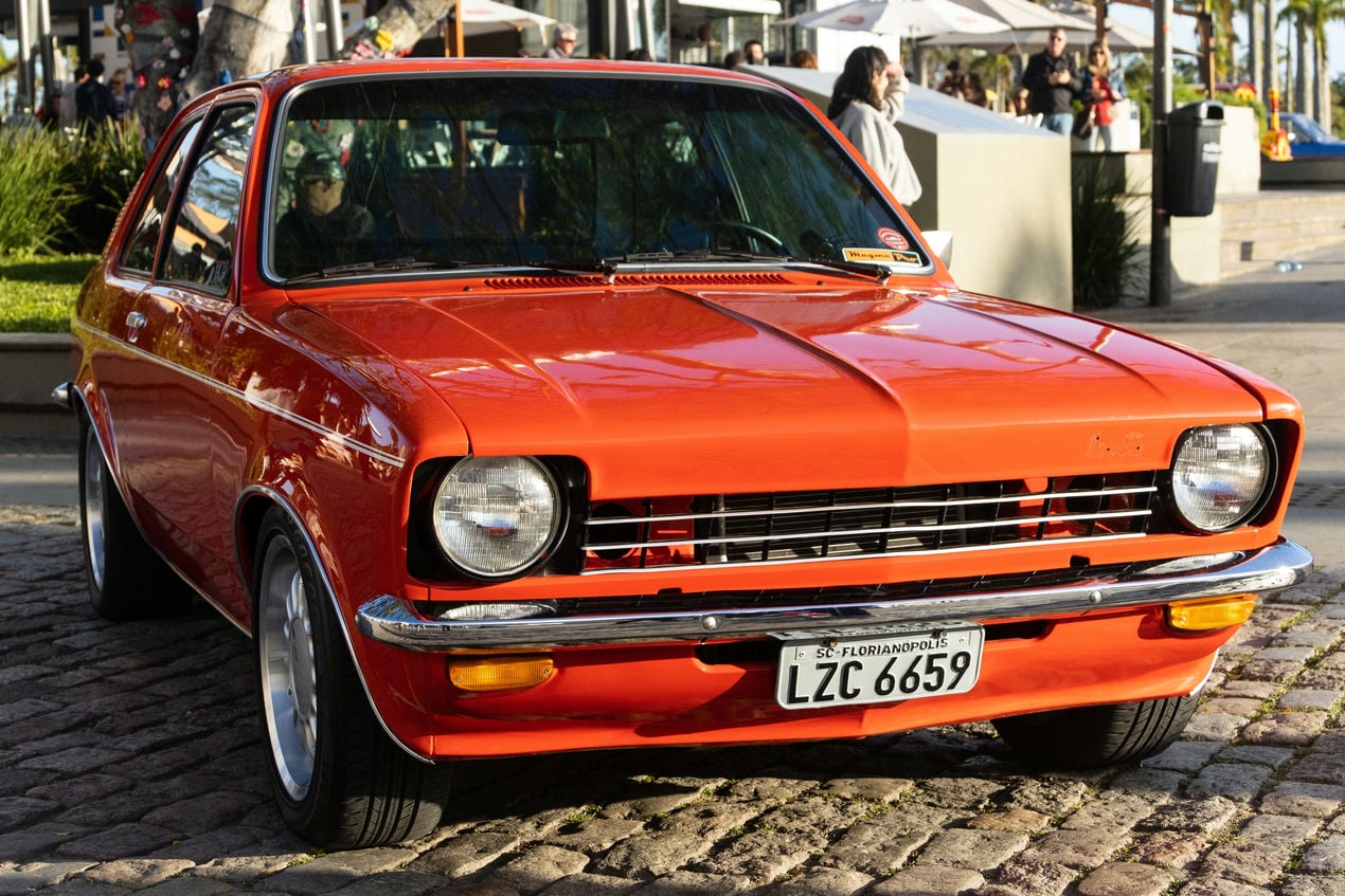 chevette laranja