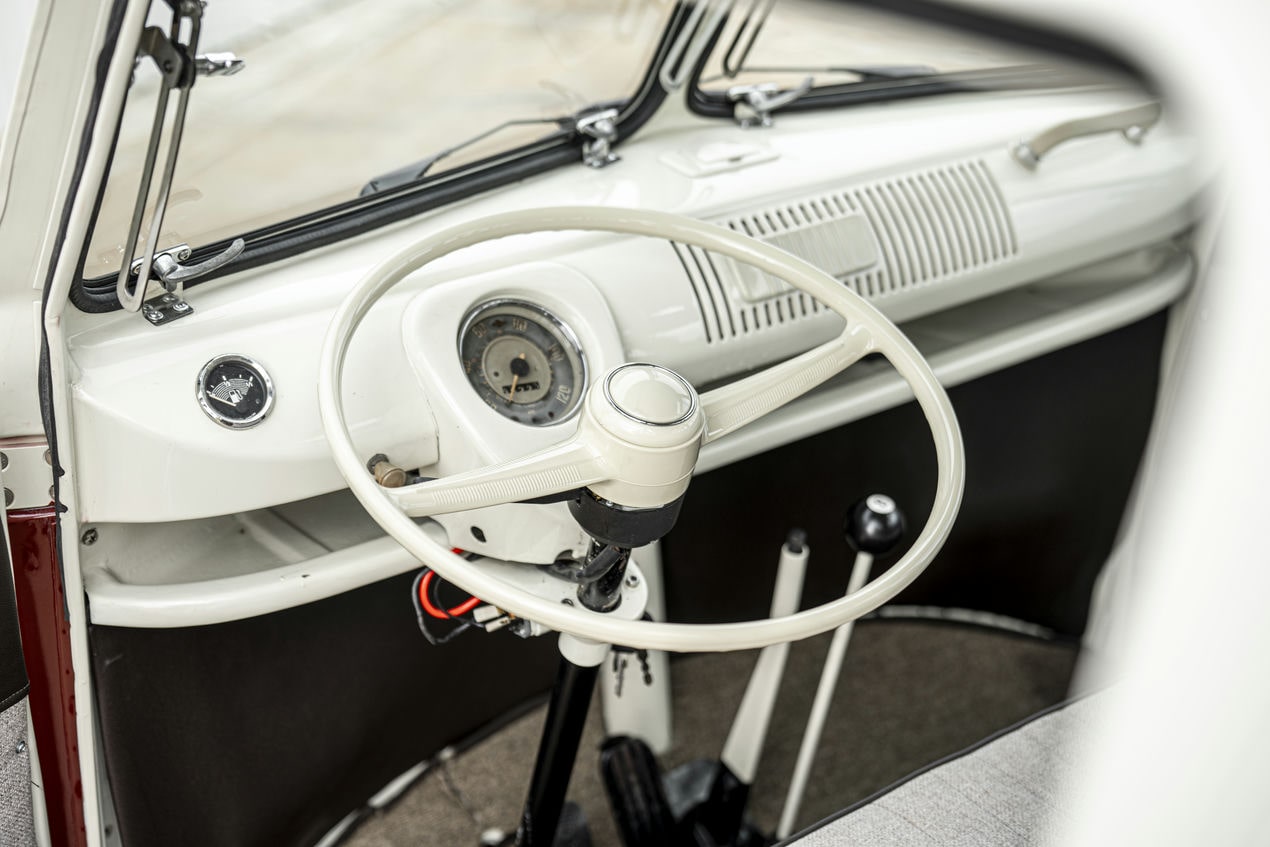 Kombi Corujinha da Retornar Interior