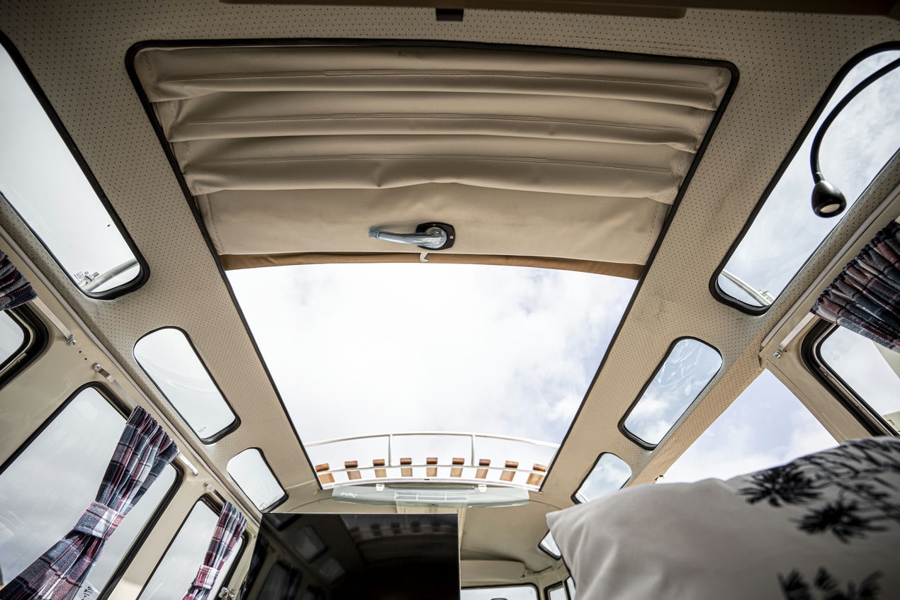 Kombi Corujinha da Retornar teto