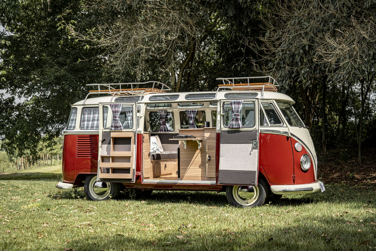 Kombi corujinha vermelha motorhome da retornar