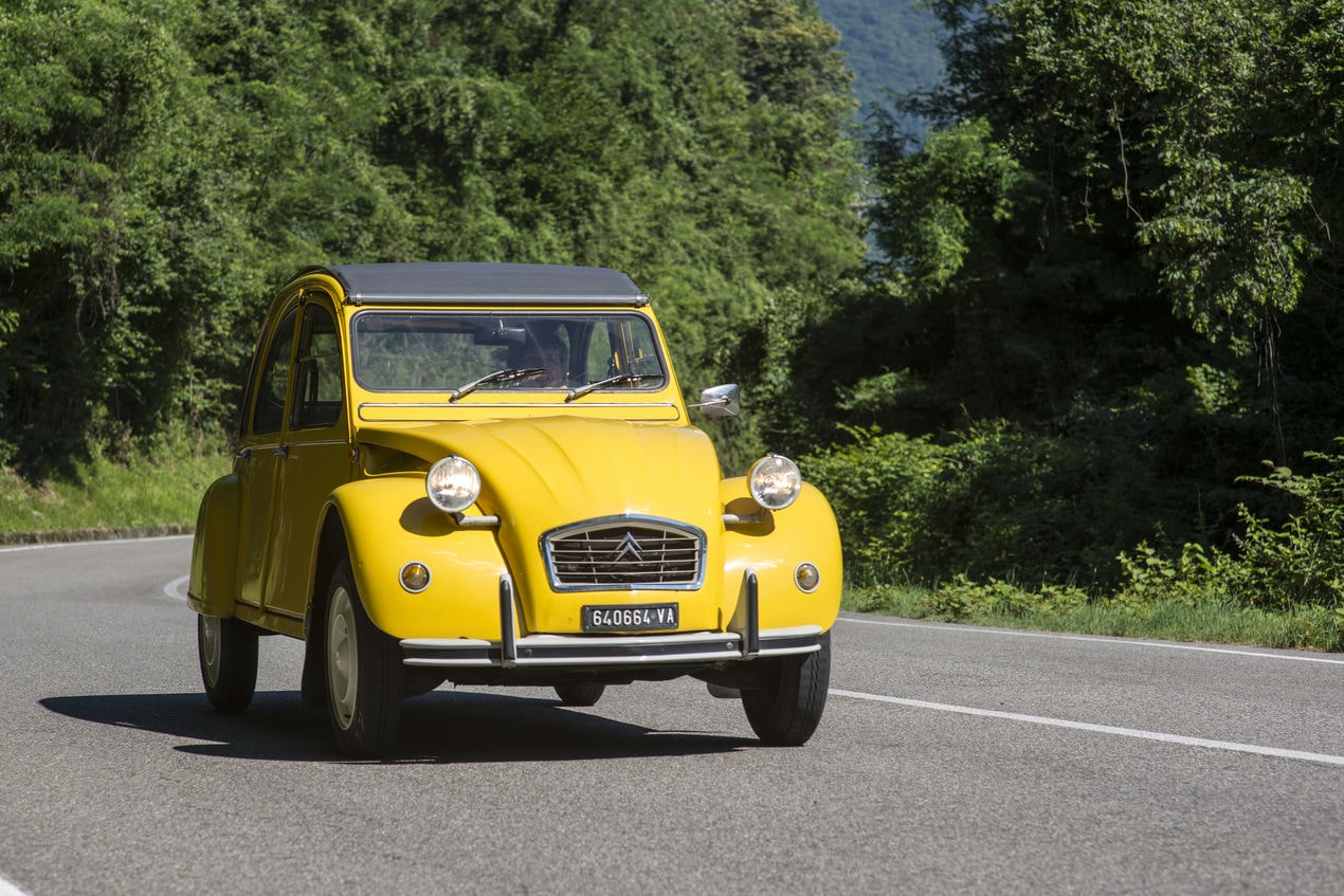 Citroen 2CV Amarelo