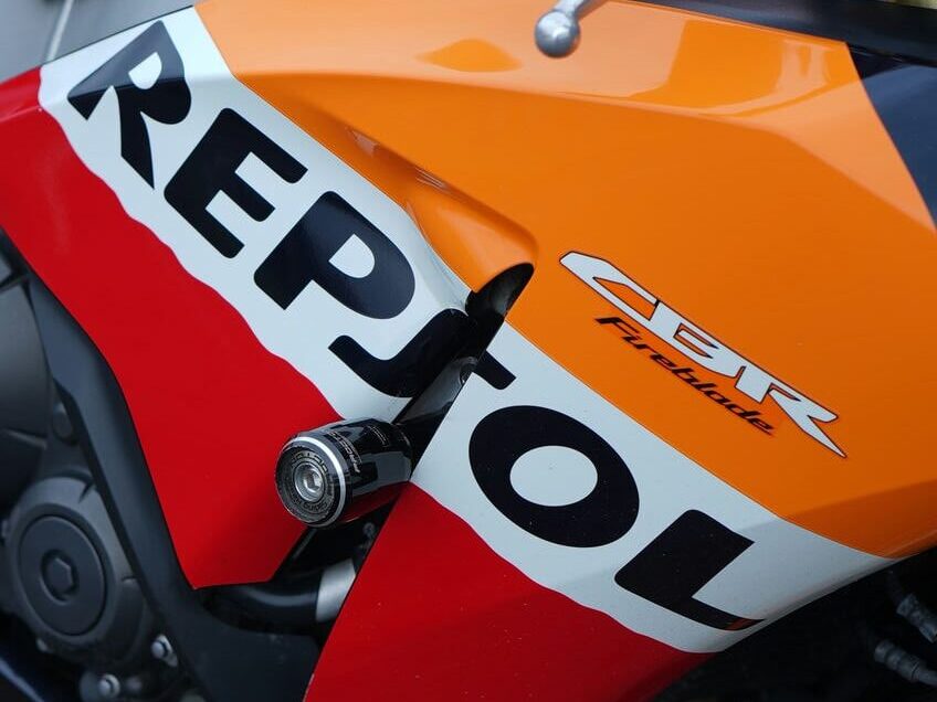 Detalhe REPSOL na moto 
