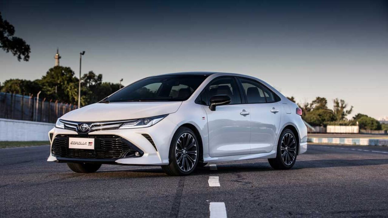 Corolla GR SPORT em uma pista
