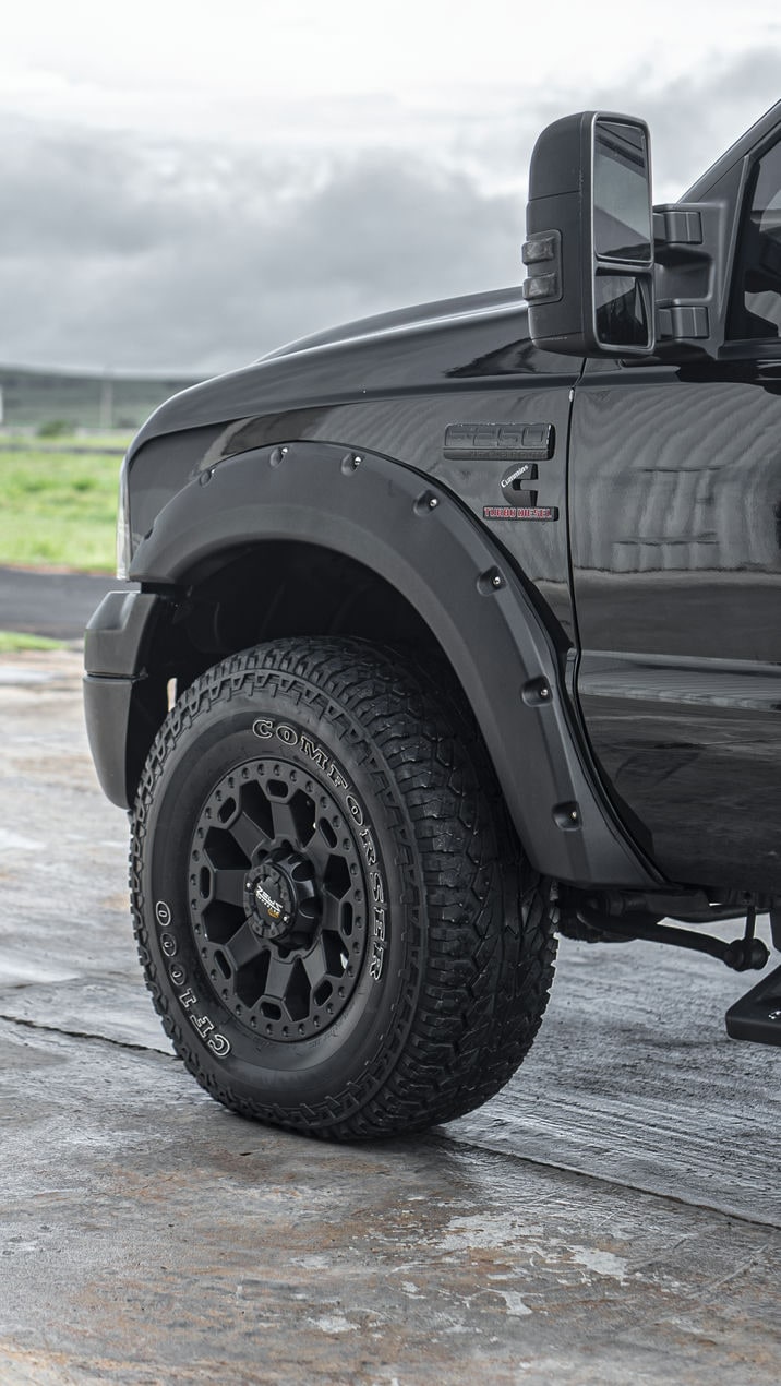 Pneu e roda da F250