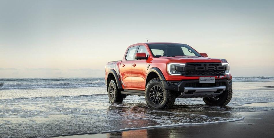 ranger raptor na praia