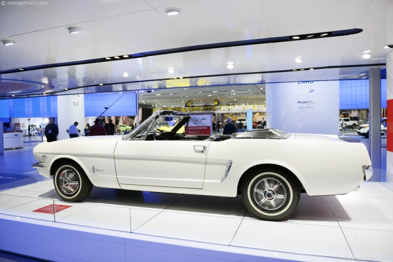 primeiro ford mustang produzido no museu da ford