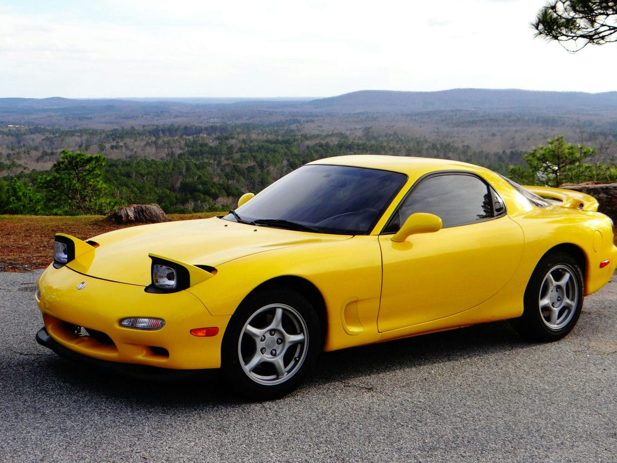 mazda rx7 amarelo