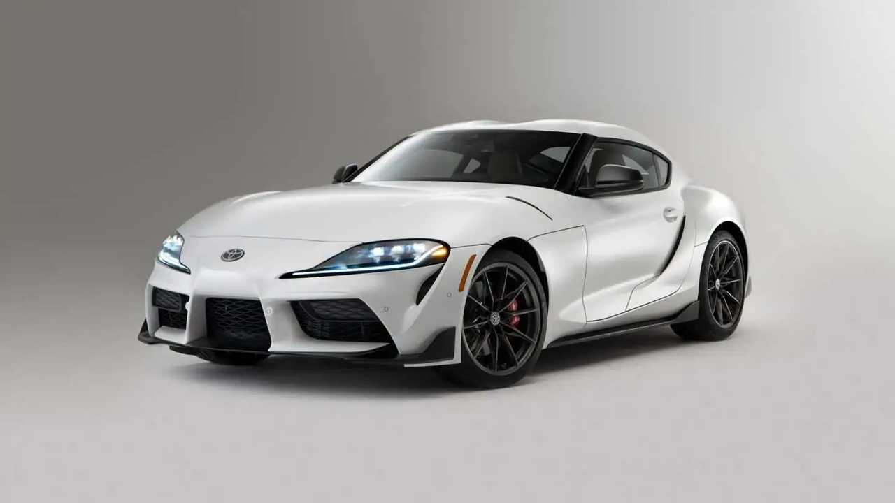 toyota supra em foto de fabrica
