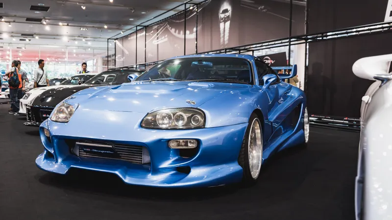 toyota supra modificado em feira de automóveis