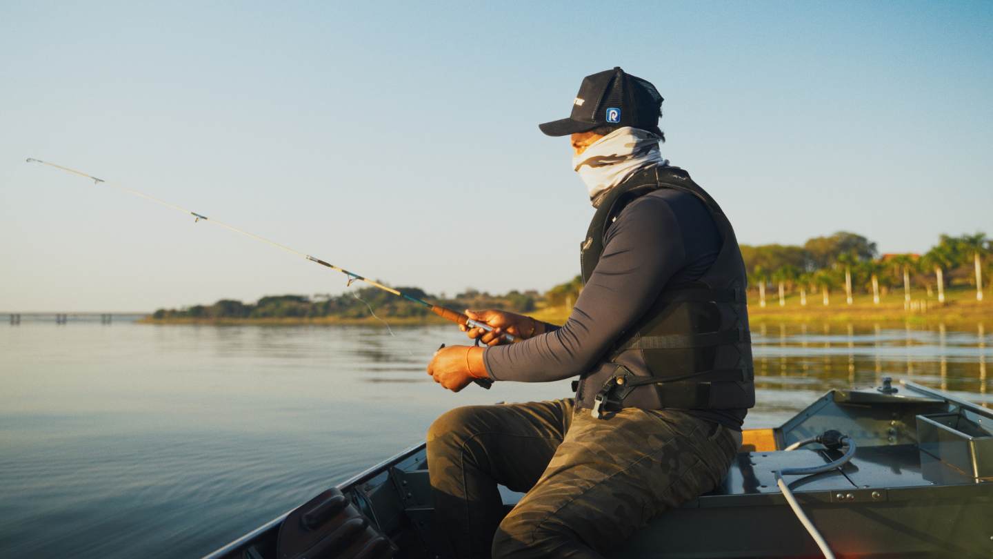 pescador e logo da retornar
