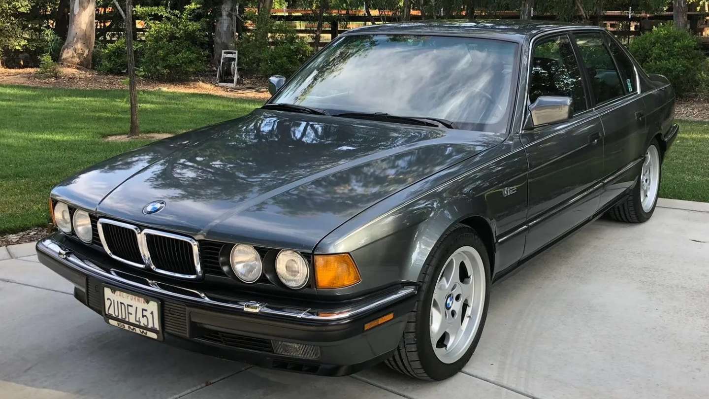 750i