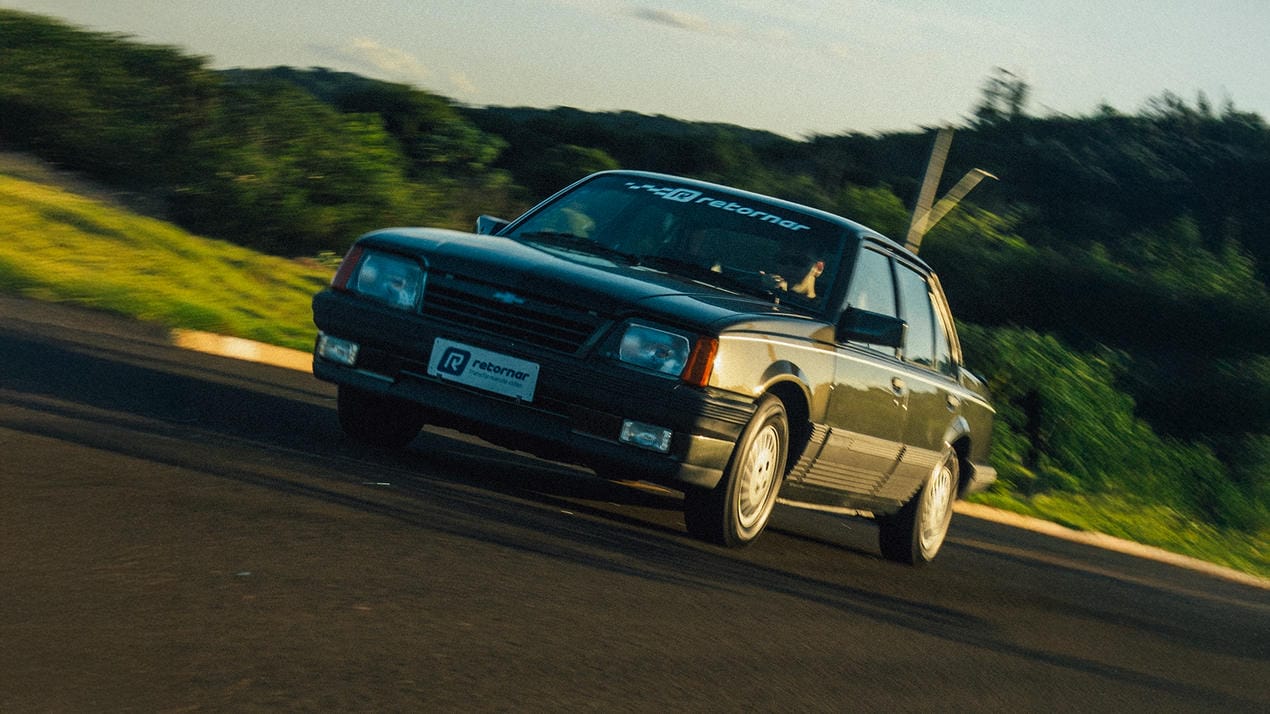 carro dos anos 90