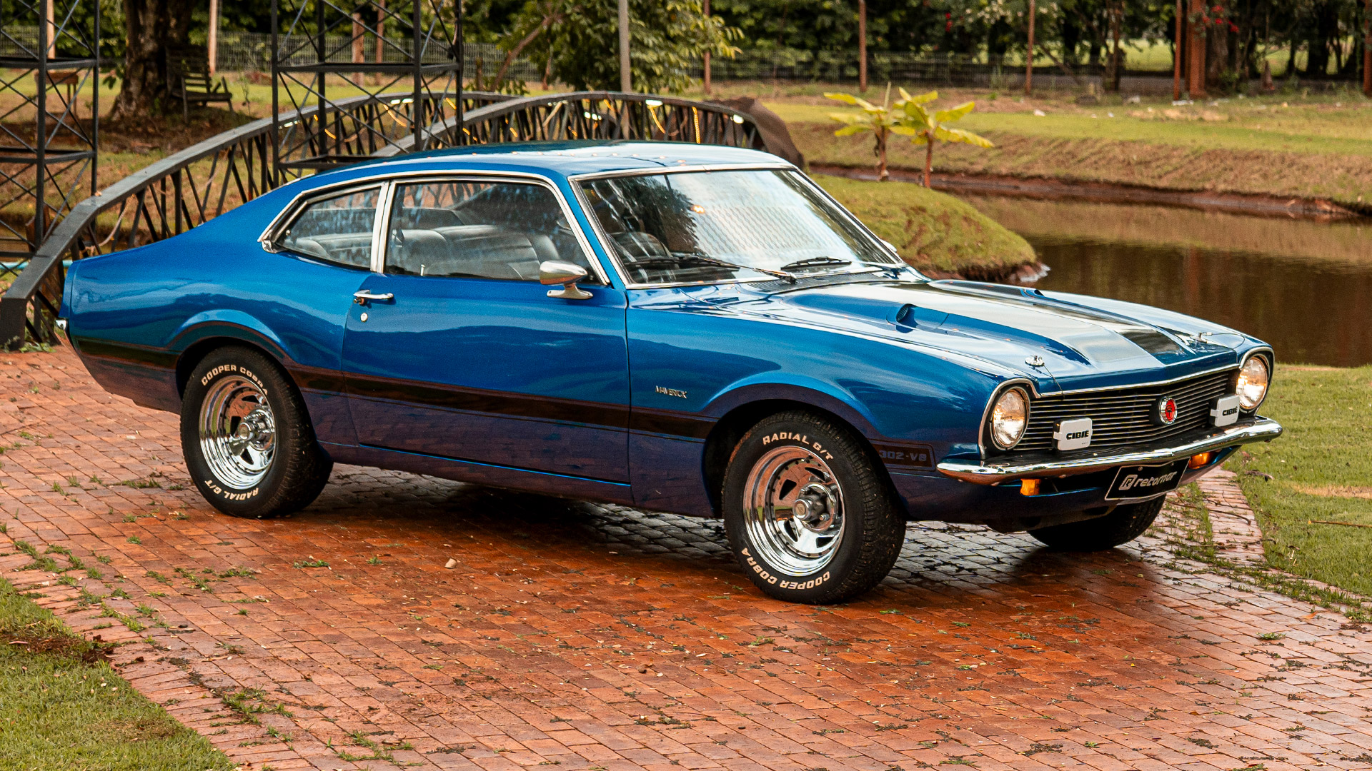 Ford Maverick V8