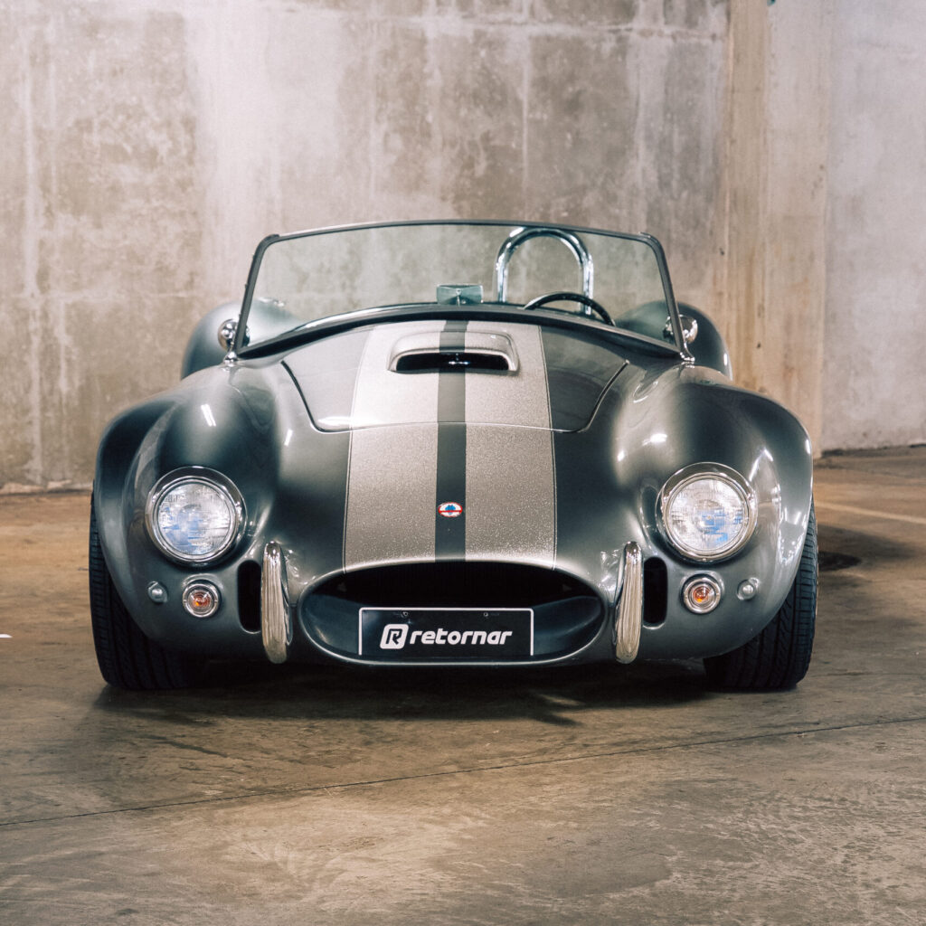 Shelby Cobra V8 — Retornar