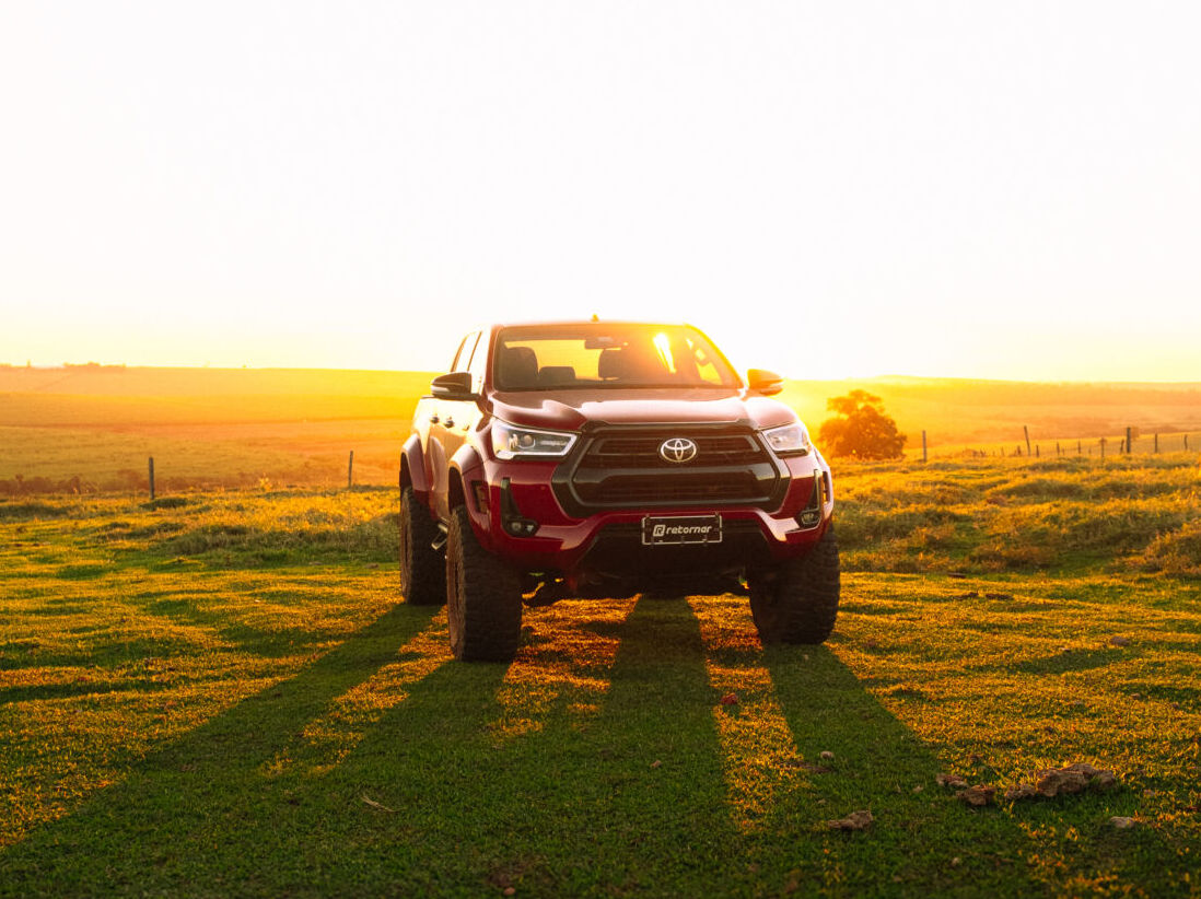 Toyota Hilux — Retornar