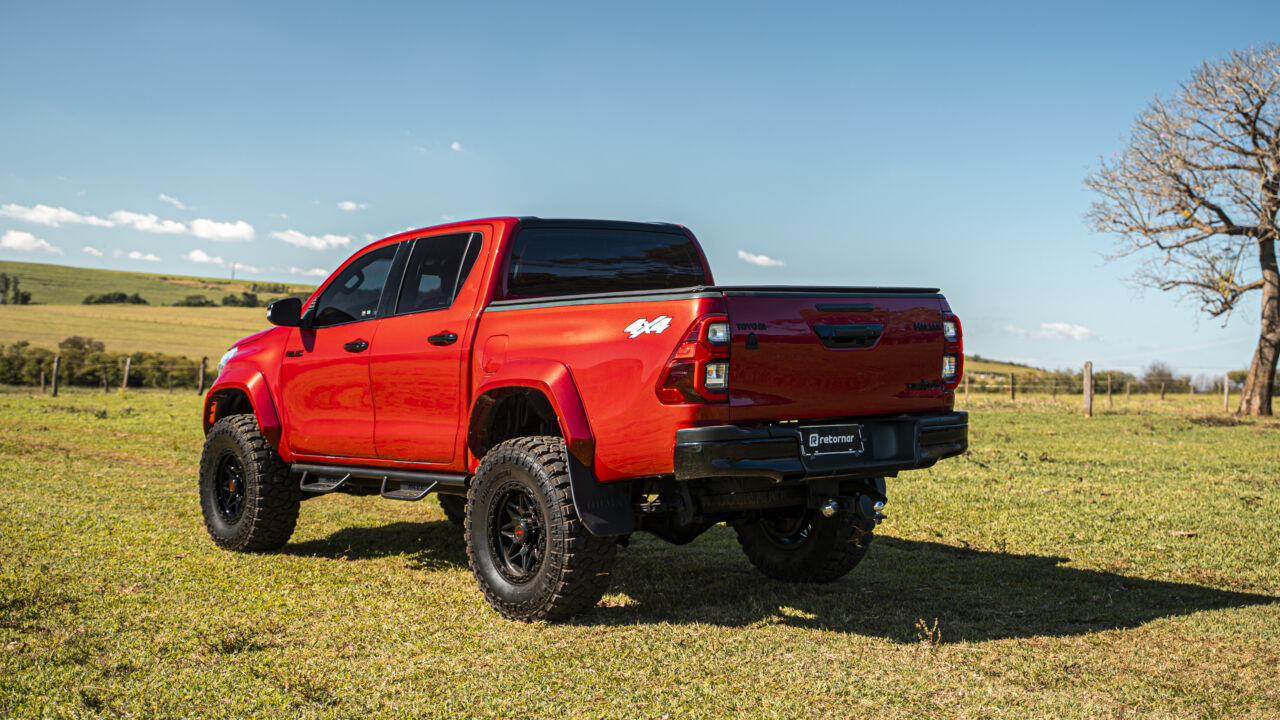 Toyota Hilux — Retornar