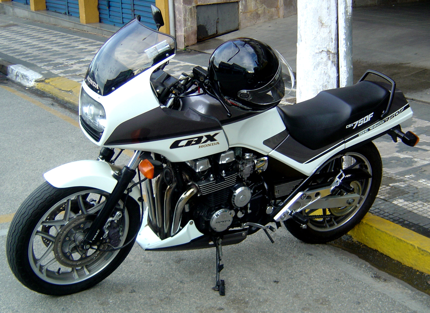 MOTO HONDA CBX 750 - valmotos