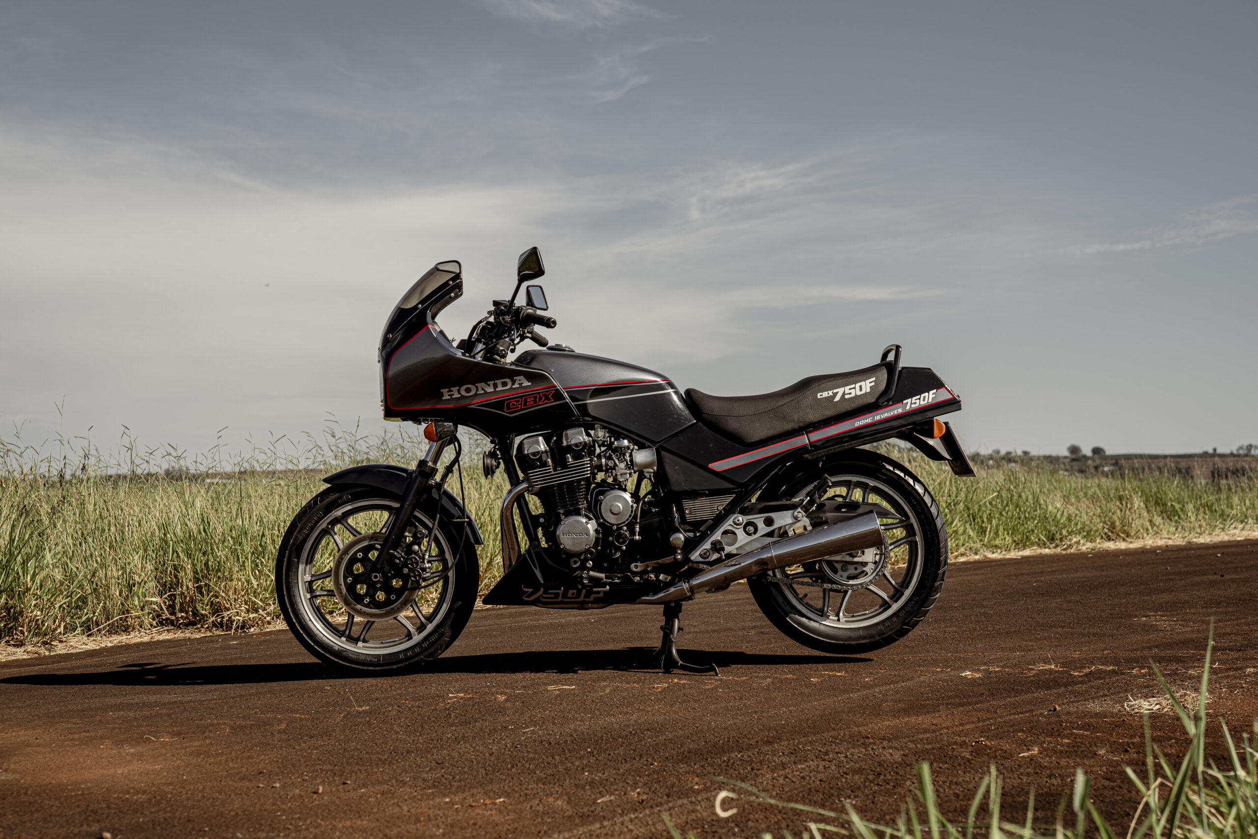 Honda CBX 750 Grena 1989 - Classificados de veículos antigos de coleção e  especiais