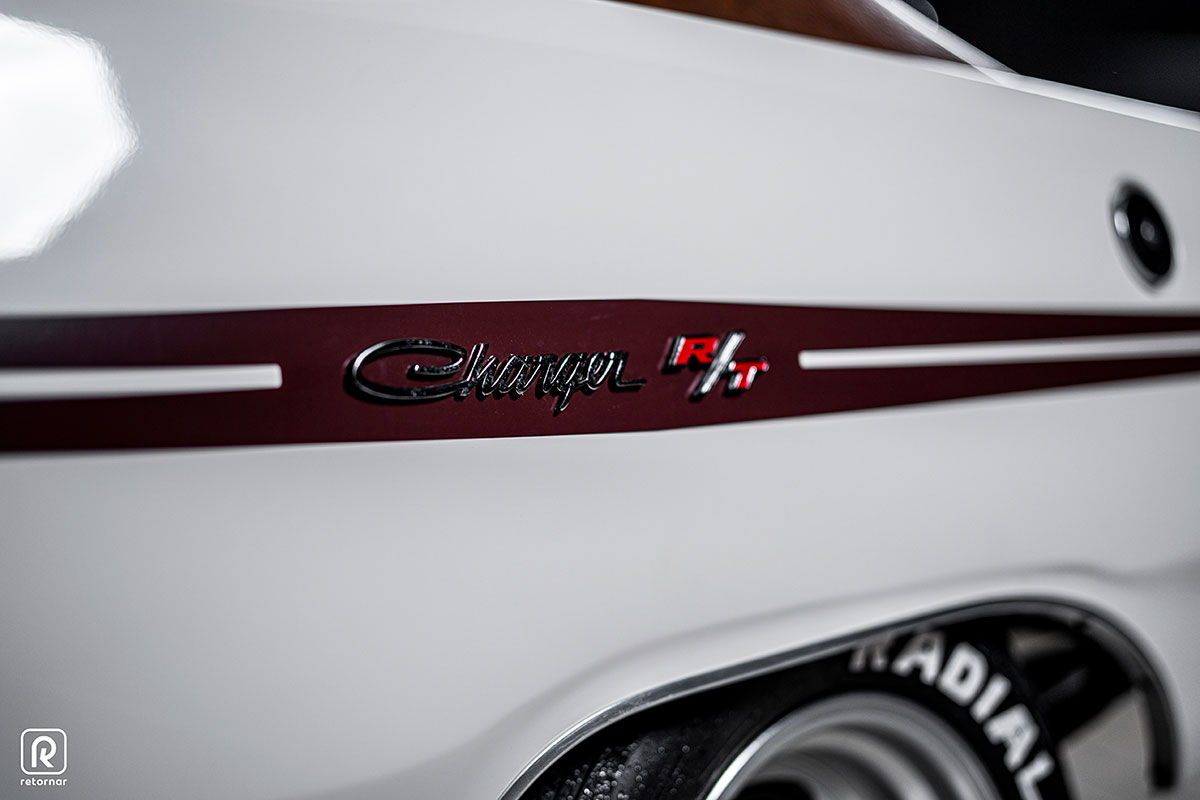 Dodge Charger R/T Emblema original