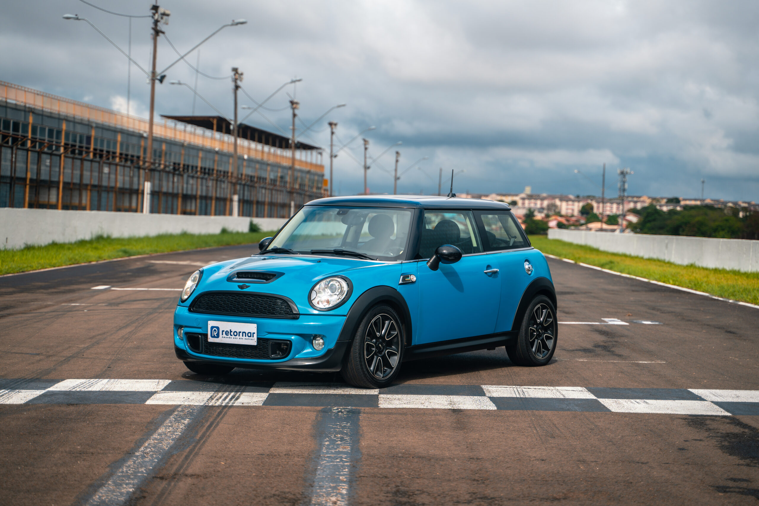 Mini Cooper: o carro que conquistou pilotos de corrida