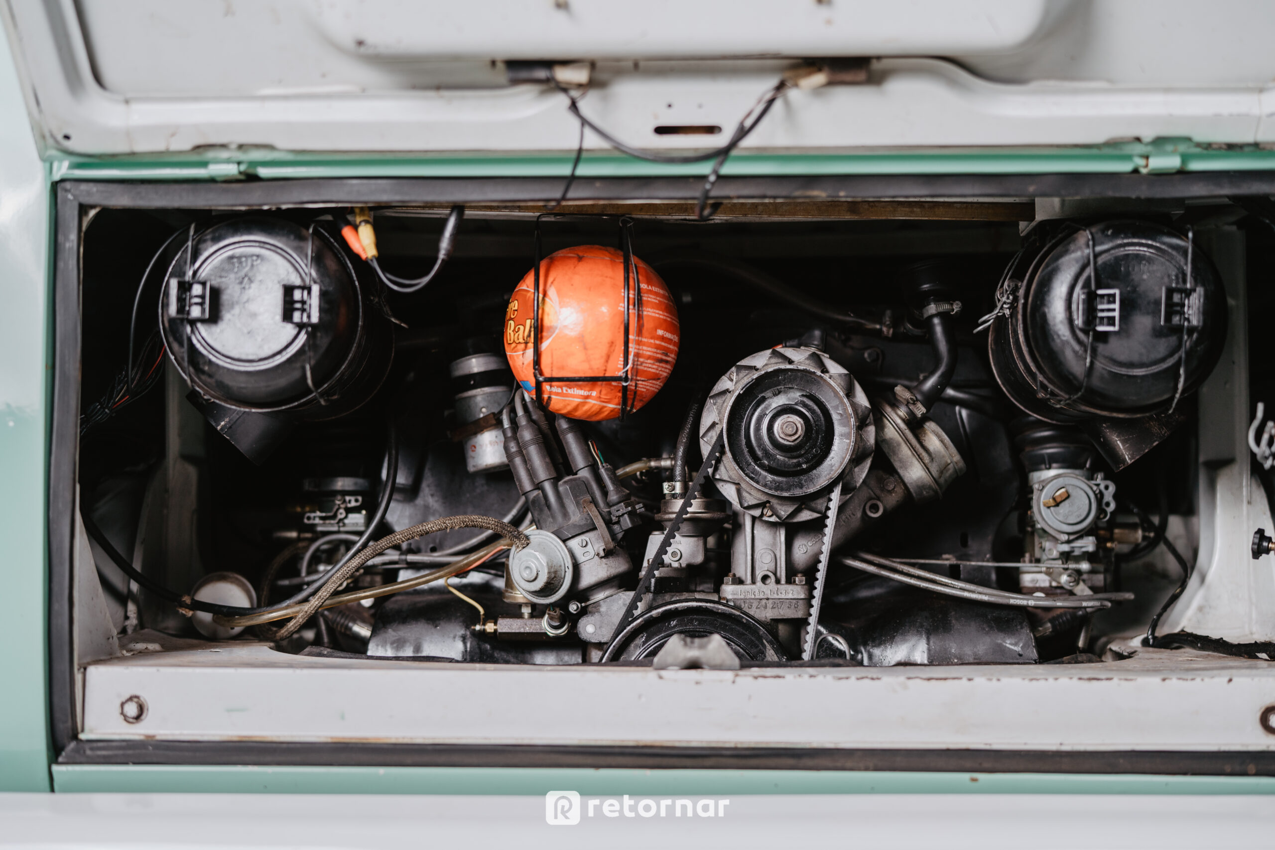 O carro da retornar- motor