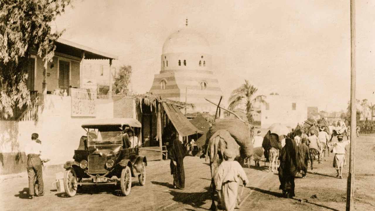 Carros no Egito na década de 20