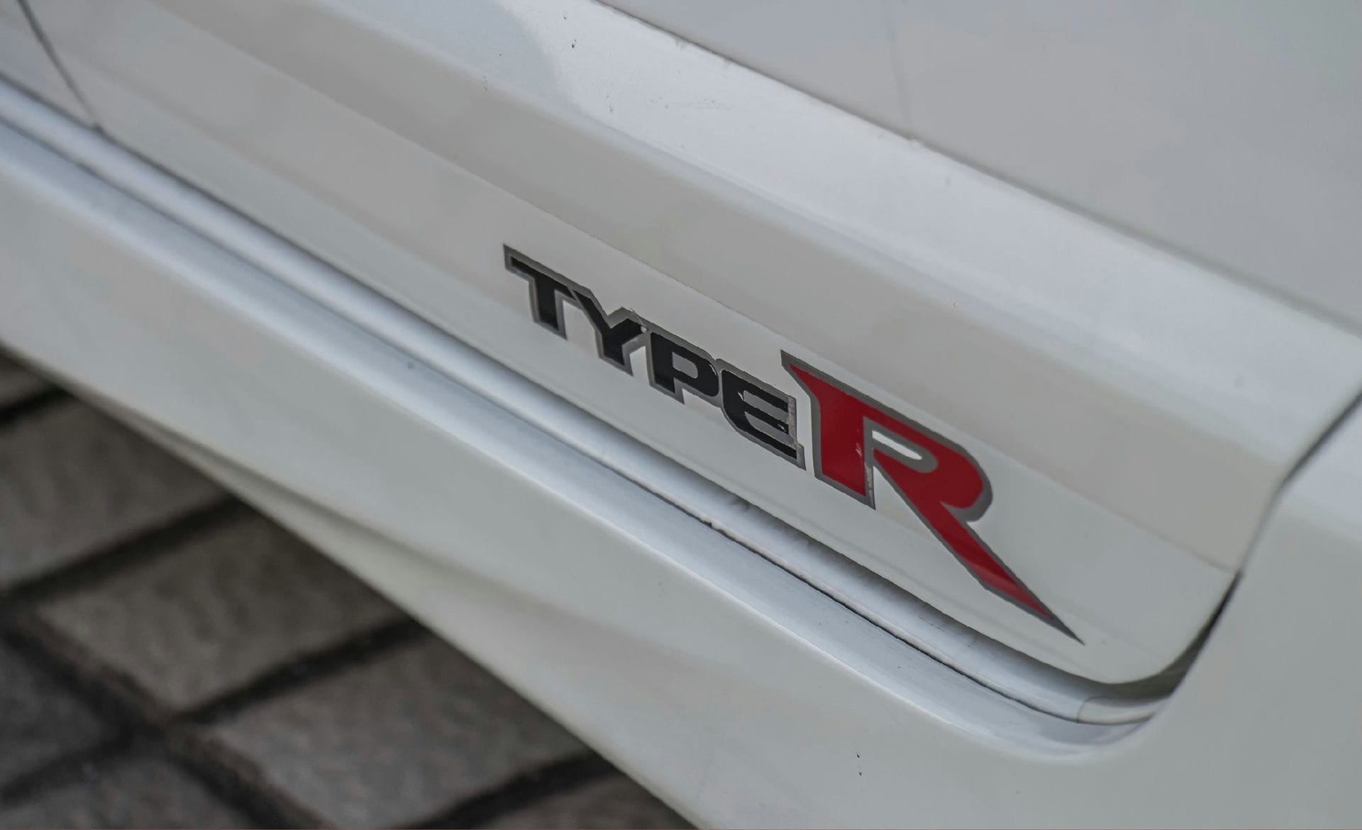 Logo Type R