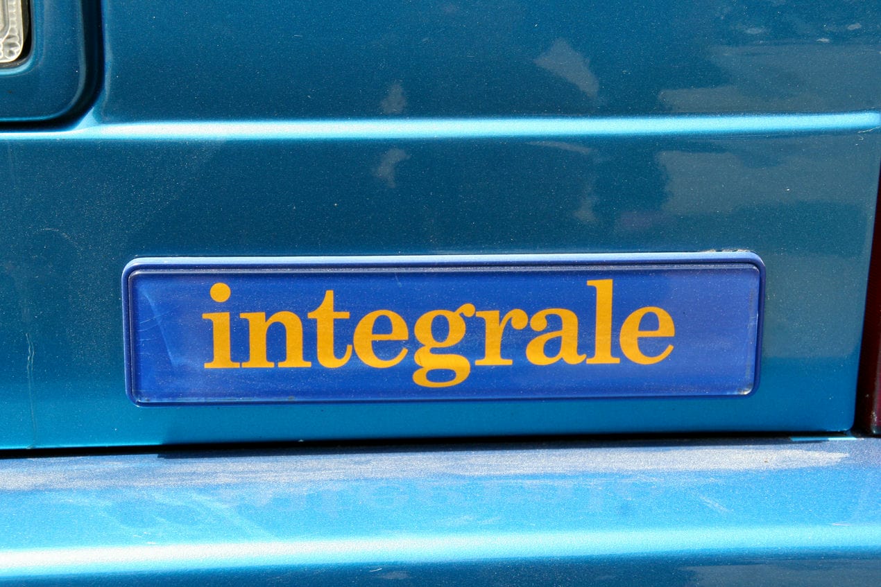 Icônico Emblema Integrale
