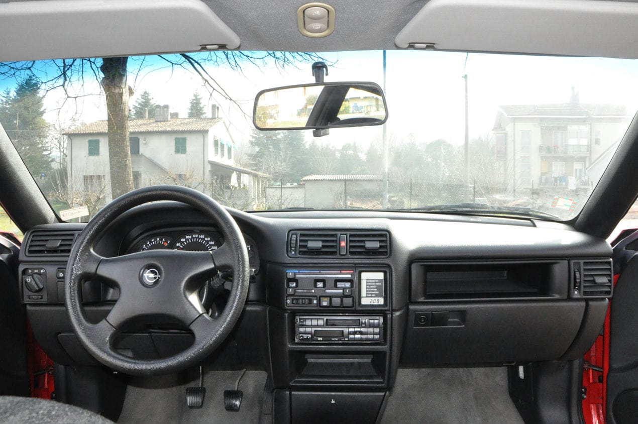 Interior Chevrolet Calibra 