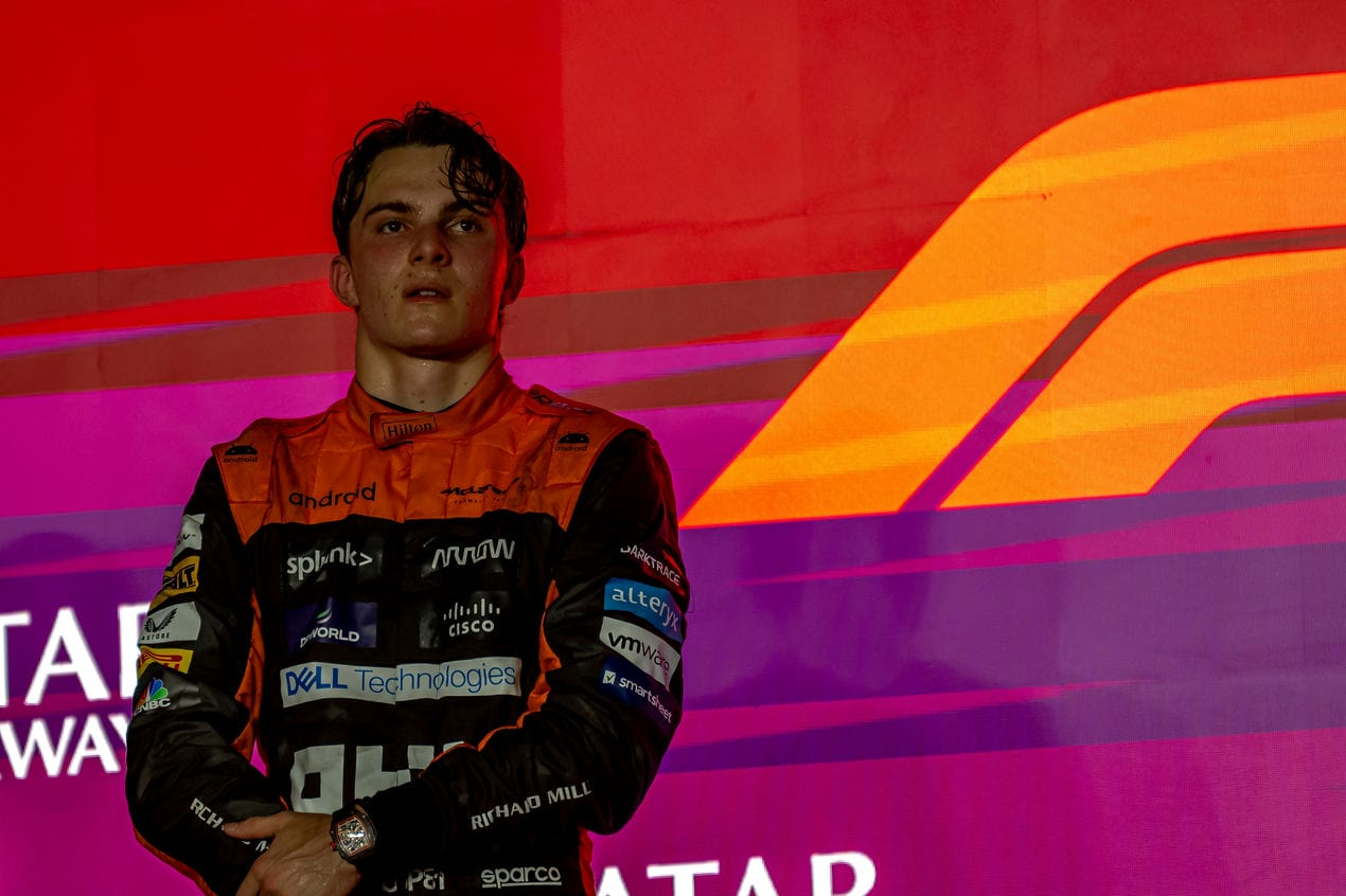 Oscar Piastri consegue a segunda posição no pódio pela McLaren. Shutterstock
