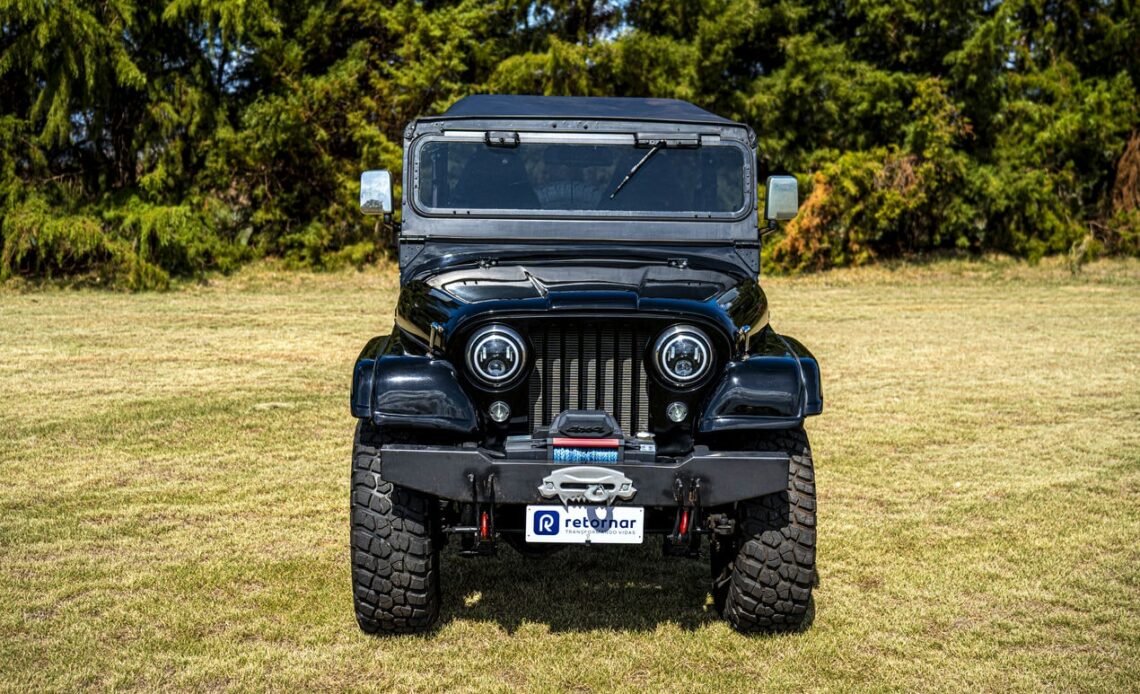Jeep Willys da Retornar de Frente