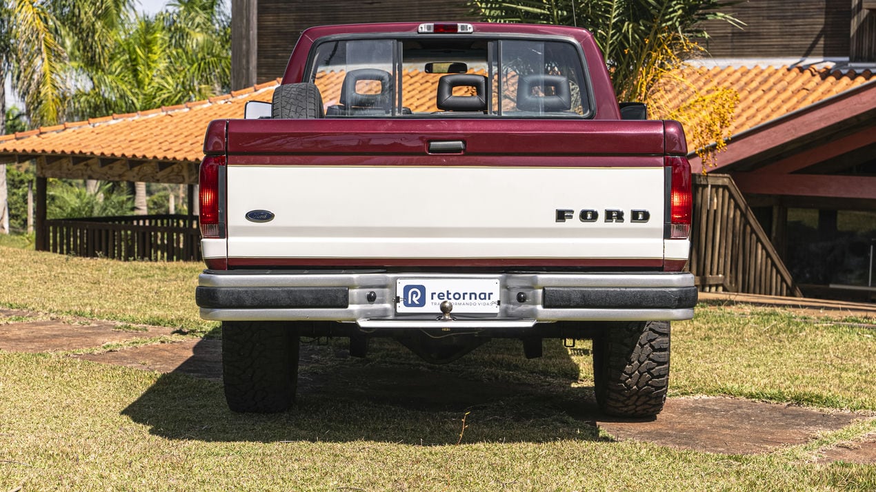 pickup f1000 da retornar traseira