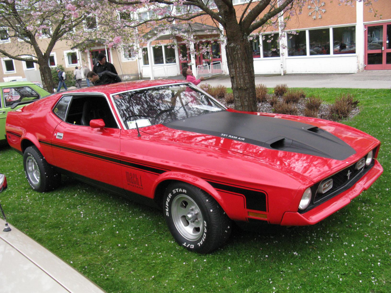 mach 1 vermelho