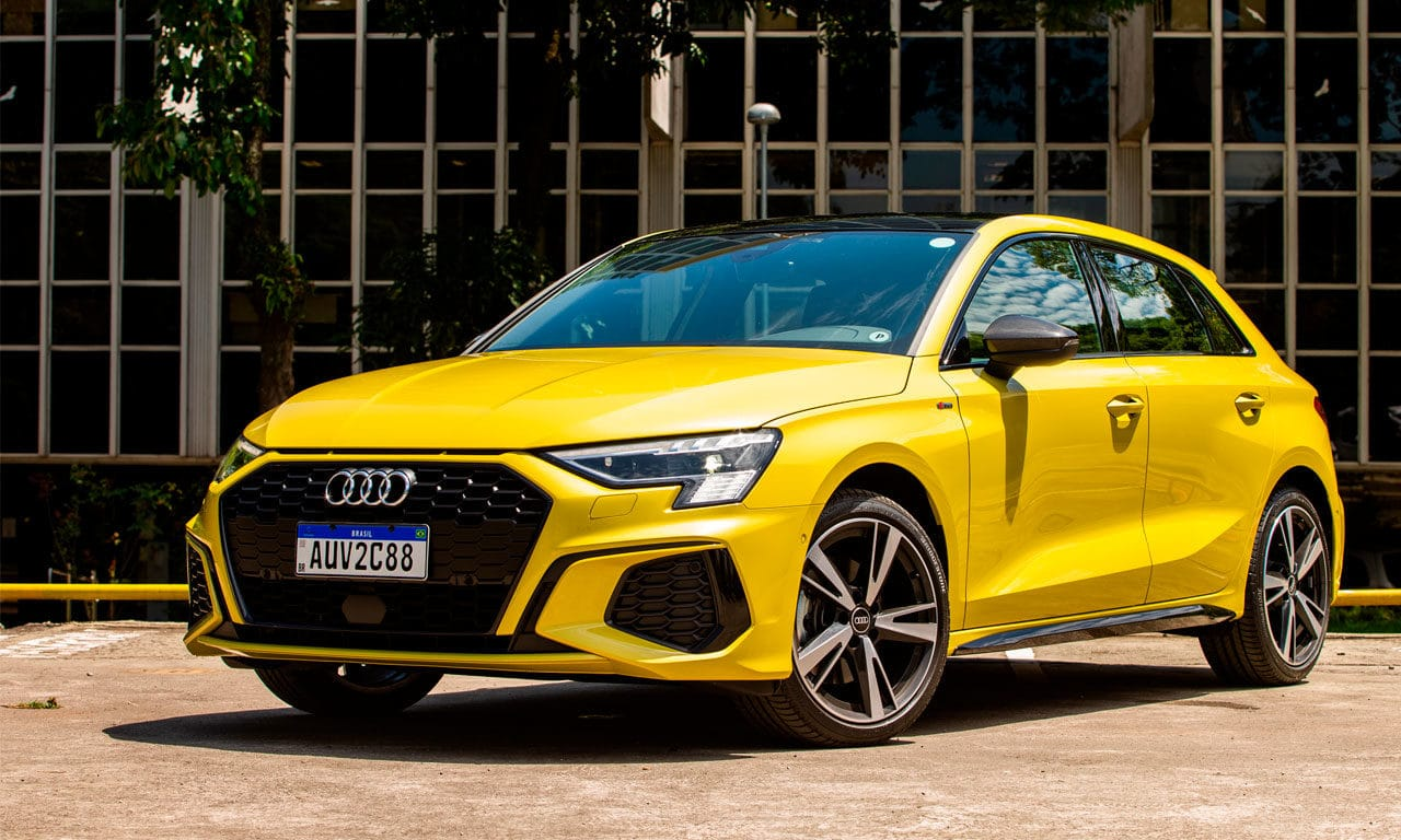 Audi A3 amarelo 2022