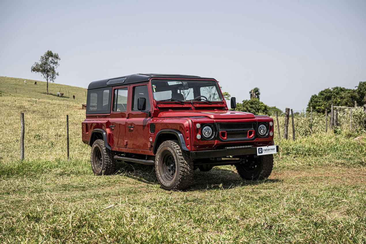 land rover defender quadrado