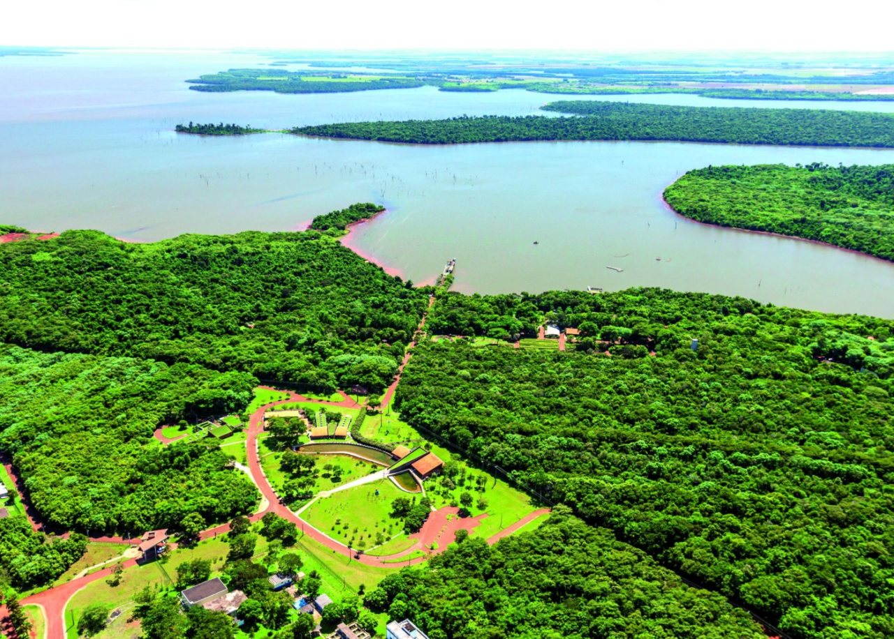 lago de itaipu