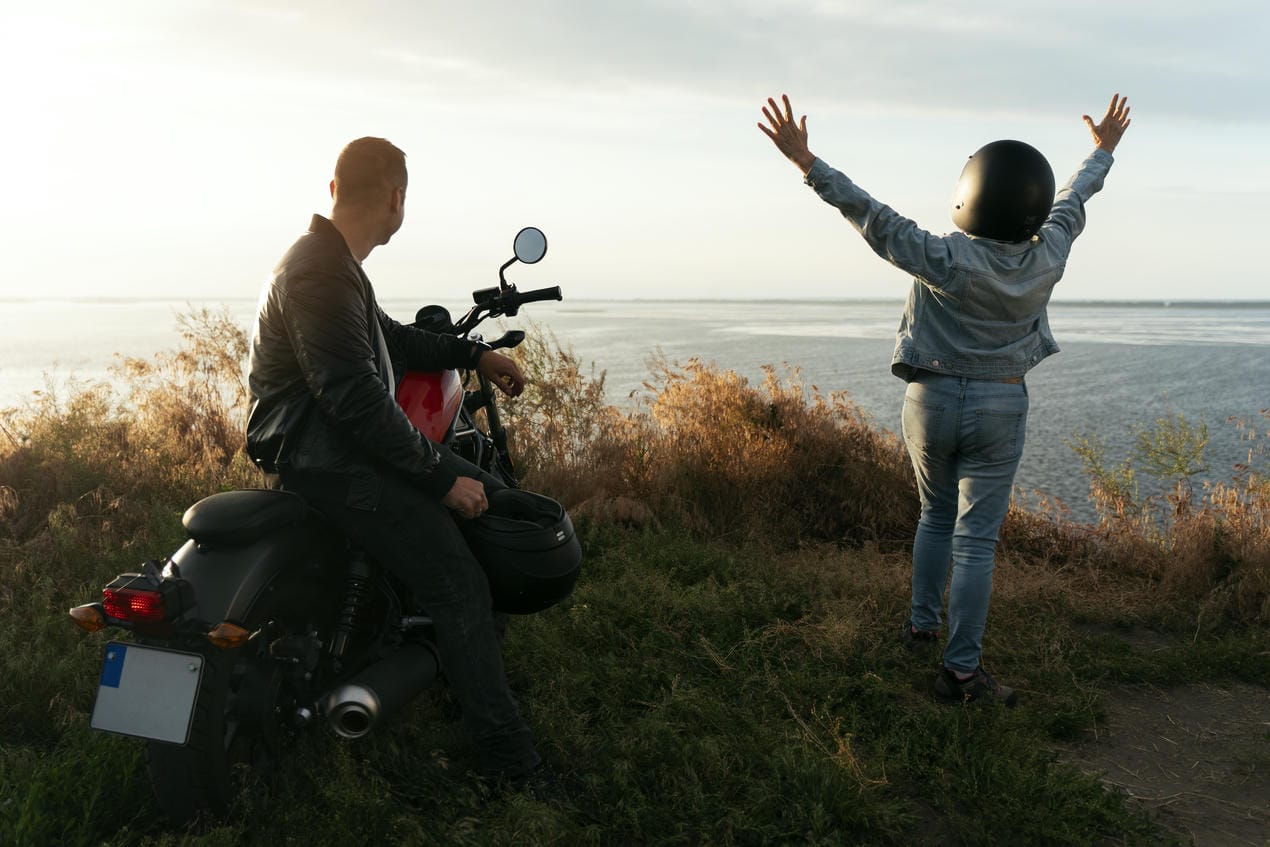 casal moto viagem