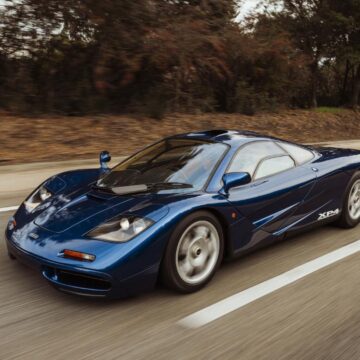 MCLAREN F1 na rua