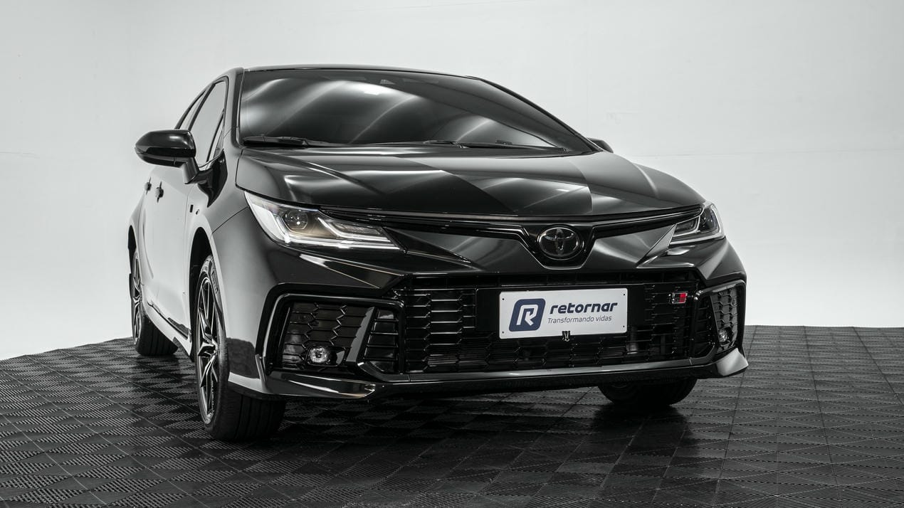 corolla grs sedã de sucesso